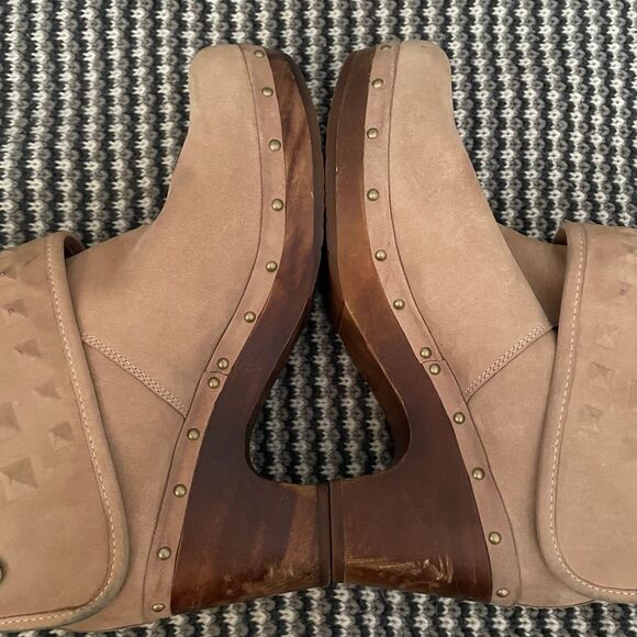 UGG Lynnea Studs clog bootie women’s shoe size 9 - Picture 9 of 12